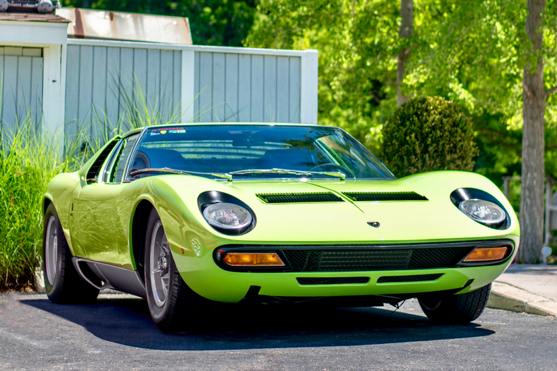 Illustration for article titled Found some Italian cars at a French bistro